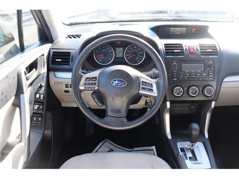 Used 2015 Subaru Forester 2.5i w/ Alloy Wheel Package image 10