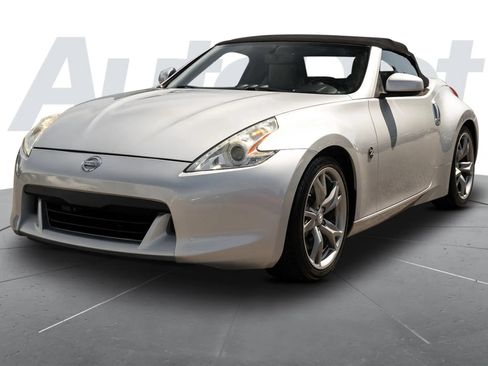 Used 2010 Nissan 370Z Touring w/ Sport Pkg RWD image 9