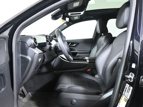 Used 2026 Mercedes-Benz GLC 300 4MATIC image 3