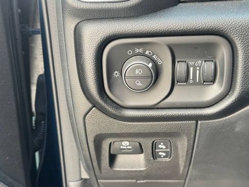 Used 2022 RAM 1500 Laramie AWD/4WD image 21