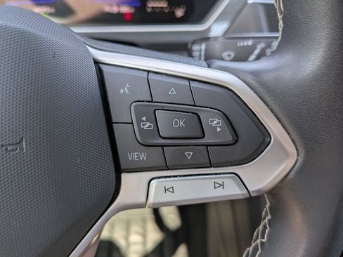 Used 2022 Volkswagen Tiguan SE w/ Panoramic Sunroof Package AWD/4WD image 27