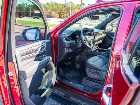 Used 2023 GMC Yukon Denali image 22