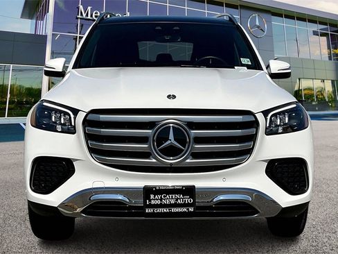 Used 2025 Mercedes-Benz GLS 450 4MATIC image 3