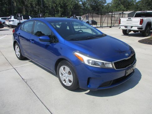 Used 2017 Kia Forte LX FWD image 17