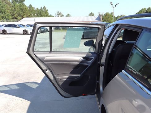 Used 2015 Volkswagen Golf TDI FWD image 30