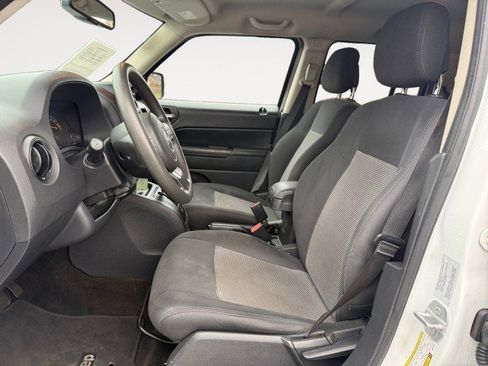 Used 2016 Jeep Patriot Sport w/ Power Value Group image 4