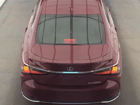 Used 2023 Lexus ES 300h w/ Premium Package FWD image 12