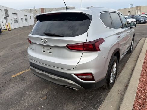 Used 2019 Hyundai Santa Fe SE image 3