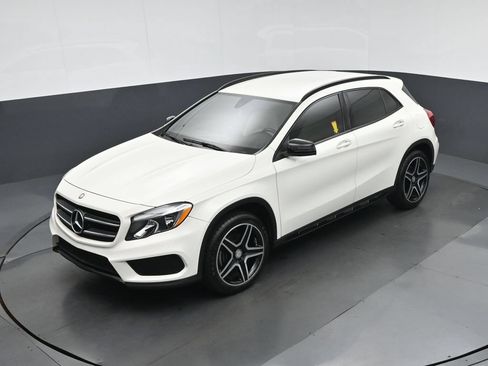 Used 2016 Mercedes-Benz GLA 250 image 56