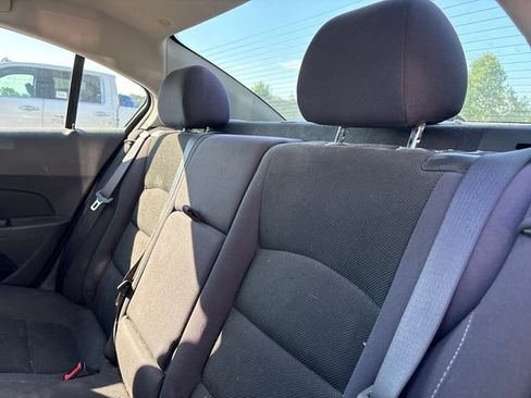 Used 2017 Chevrolet Cruze Premier w/ RS Package FWD image 10