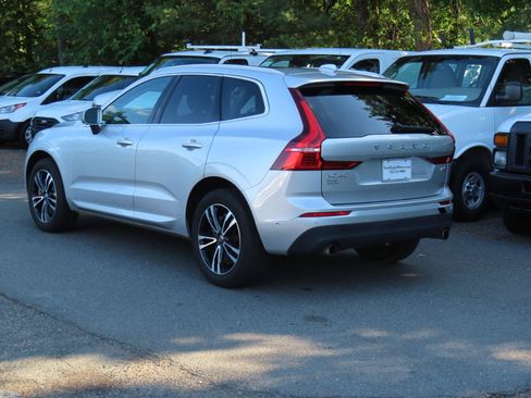 Used 2019 Volvo XC60 T6 Momentum w/ Multimedia Package AWD/4WD image 4