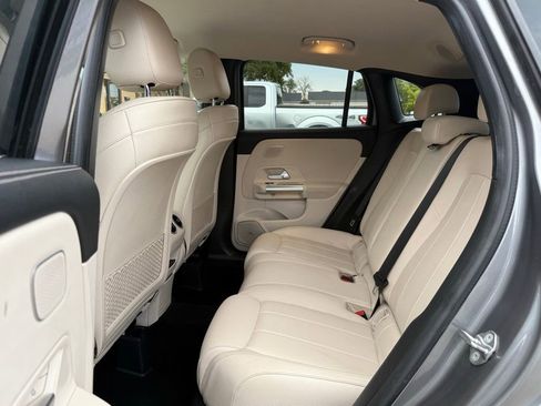 Used 2021 Mercedes-Benz GLA 250 4MATIC image 14