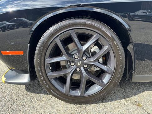 Used 2023 Dodge Challenger GT w/ Plus Package image 9