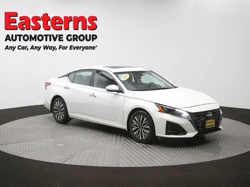 Used 2024 Nissan Altima 2.5 SV w/ SV Premium Package FWD image 49