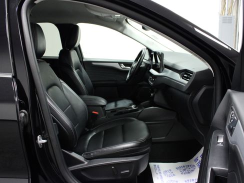 Used 2025 Ford Escape Platinum image 16