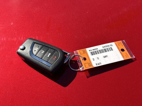 Certified 2022 Toyota Camry SE image 35