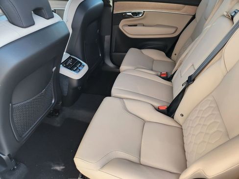 New 2026 Volvo XC90 B5 Core image 17