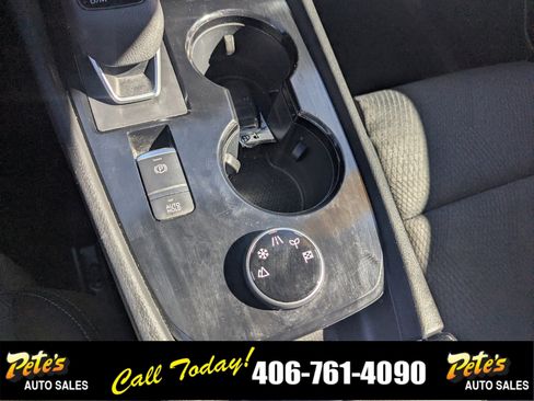 Used 2024 Nissan Rogue SV image 18