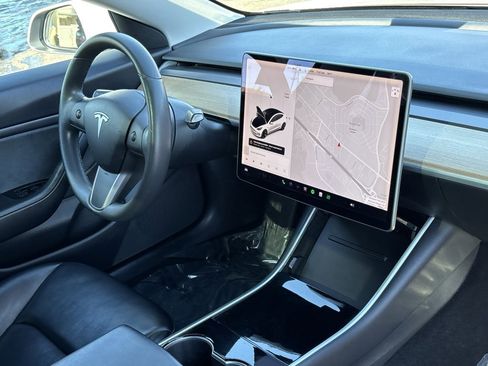 Used 2019 Tesla Model 3 Mid Range image 11
