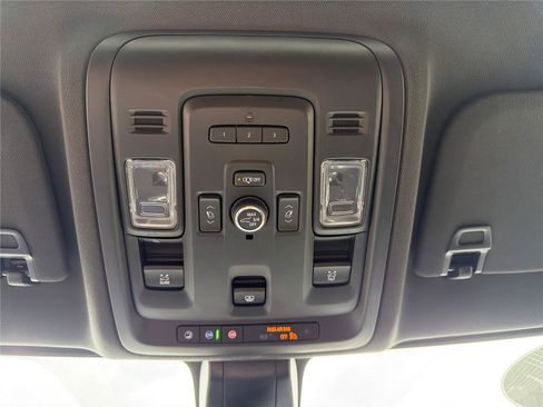 Used 2021 GMC Yukon SLT w/ SLT Luxury Plus Package AWD/4WD image 19