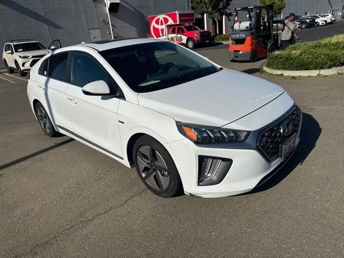 Used 2020 Hyundai Ioniq SEL FWD image 4