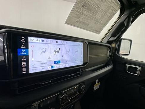 New 2026 Jeep Gladiator Sport image 29