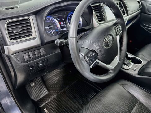 Used 2019 Toyota Highlander Limited AWD/4WD image 7