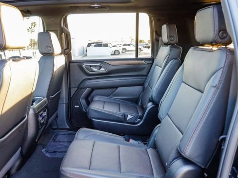 Used 2024 Chevrolet Suburban High Country w/ Premium Package image 23