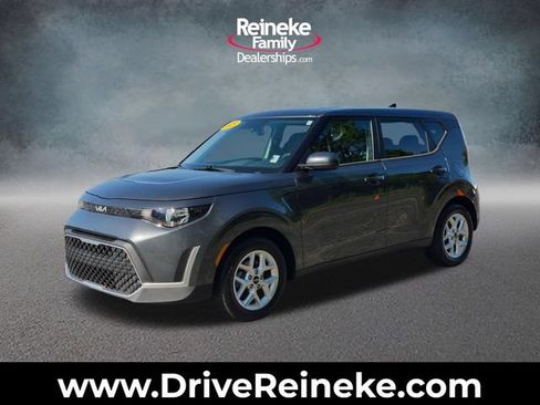 Used 2023 Kia Soul S FWD image 1