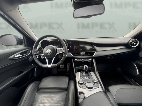 Used 2017 Alfa Romeo Giulia Ti w/ TI 19" Sport Package RWD image 12