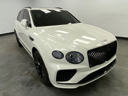Used 2024 Bentley Bentayga image 8