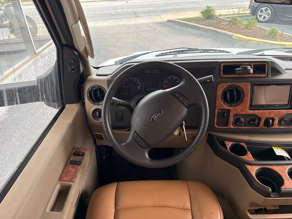 Used 2016 Ford E-450 and Econoline 450 Super Duty w/ Motorhome Prep Package RWD image 14