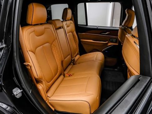 Used 2022 Jeep Grand Cherokee Summit AWD/4WD image 54