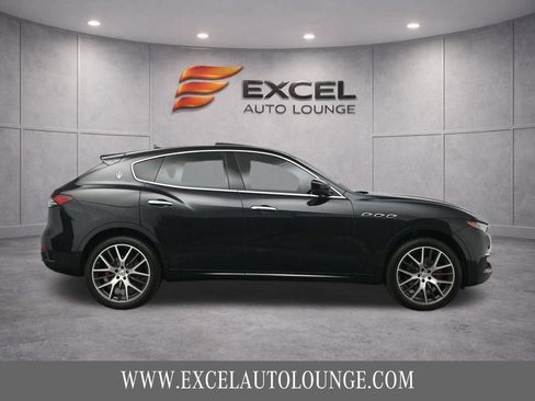 Used 2022 Maserati Levante GT AWD/4WD image 10