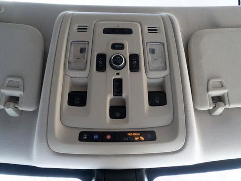 Used 2022 GMC Yukon XL Denali image 19