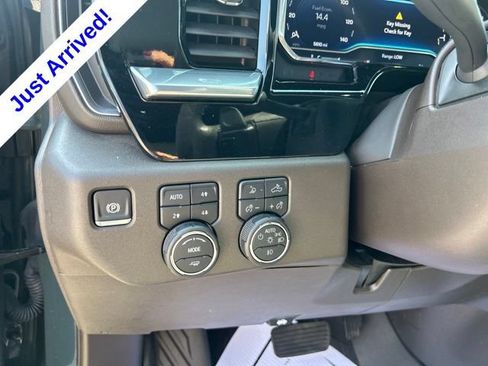 Used 2025 Chevrolet Silverado 1500 LT Trail Boss w/ LT Trail Boss Premium Package AWD/4WD image 17