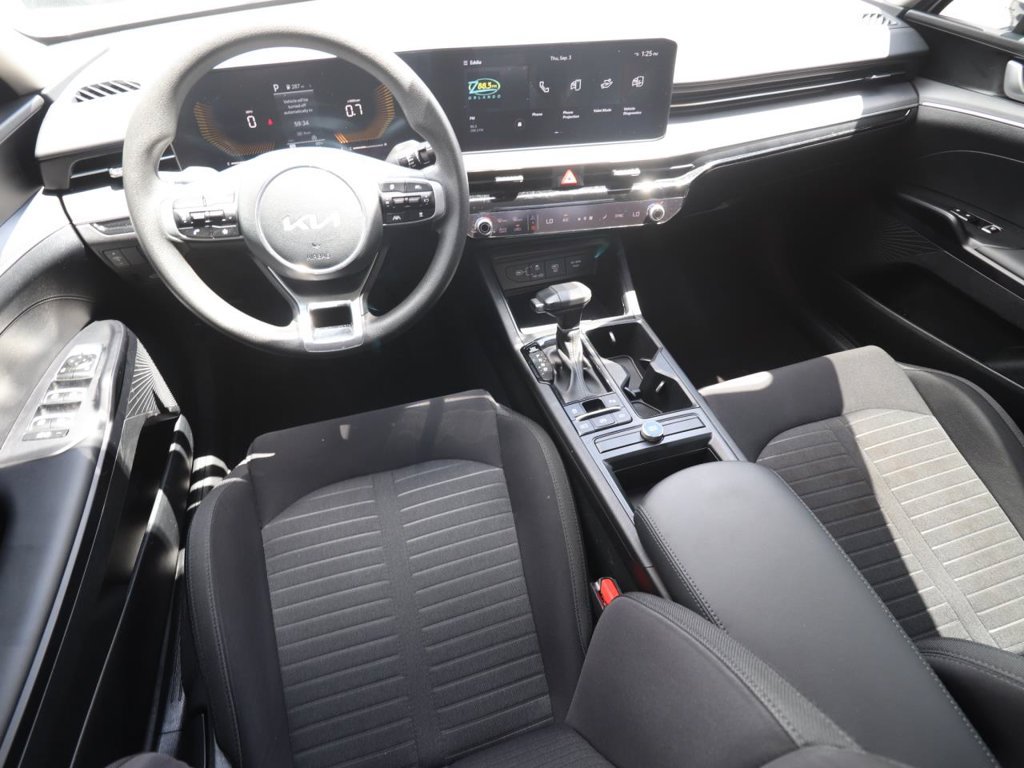 Used 2025 Kia K5 LXS FWD image 6