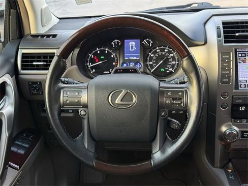 Used 2019 Lexus GX 460 Luxury image 23