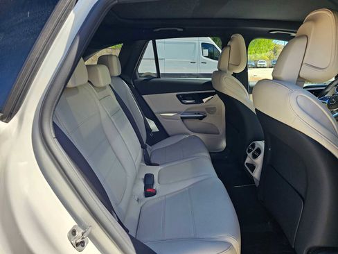 New 2026 Mercedes-Benz GLC 300 4MATIC image 12
