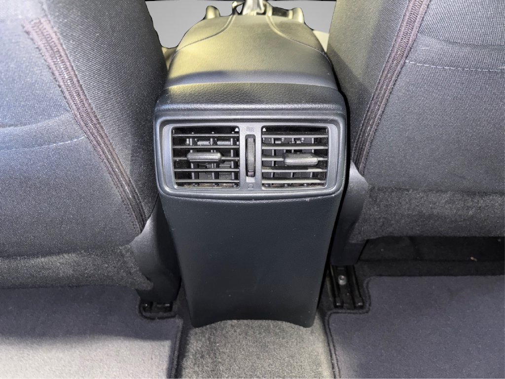 Used 2018 Nissan Rogue S AWD/4WD image 27