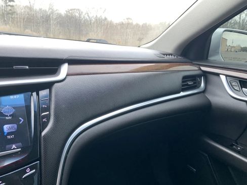 Used 2017 Cadillac XTS Luxury image 18