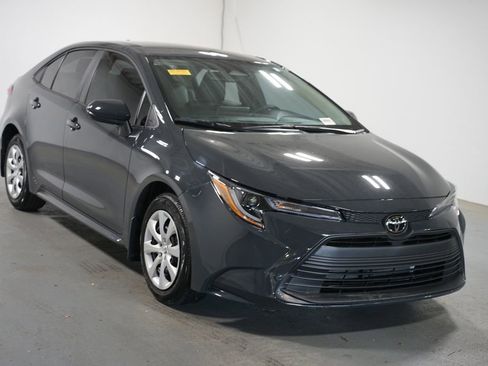 Used 2026 Toyota Corolla LE FWD image 3