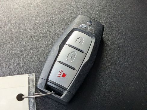 Used 2022 Mitsubishi Outlander ES image 29