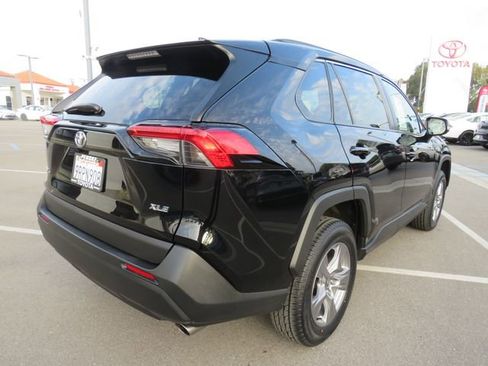 Used 2022 Toyota RAV4 XLE image 10