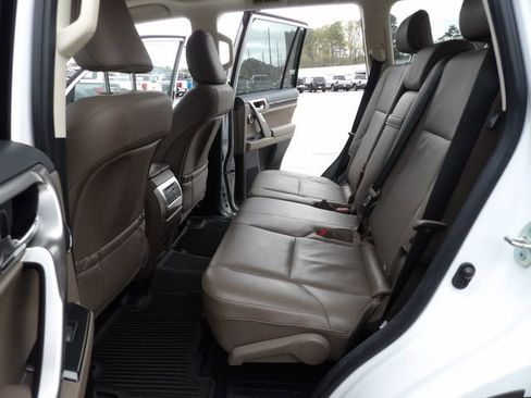 Used 2023 Lexus GX 460 Luxury w/ Accessory Package AWD/4WD image 25