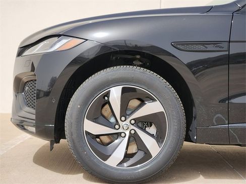 Used 2026 Jaguar F-PACE R-Dynamic S image 9