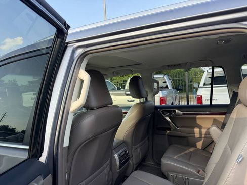 Used 2017 Lexus GX 460 Premium AWD/4WD image 12