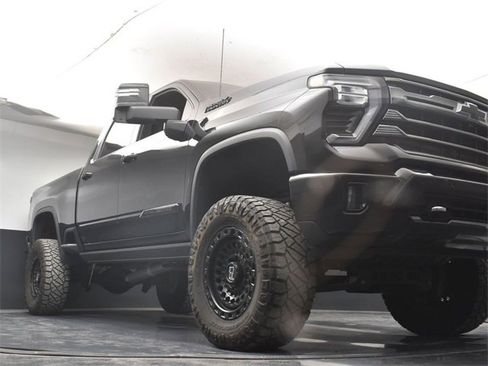 Used 2024 Chevrolet Silverado 2500 High Country w/ Midnight Edition image 29
