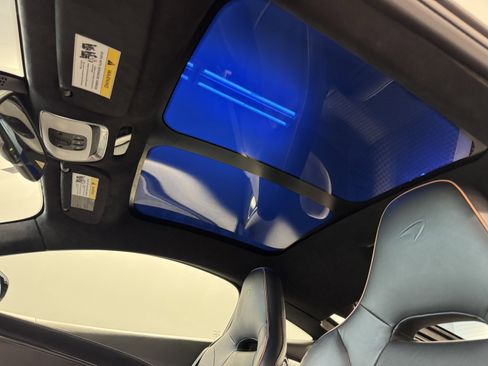 Used 2022 McLaren GT image 11