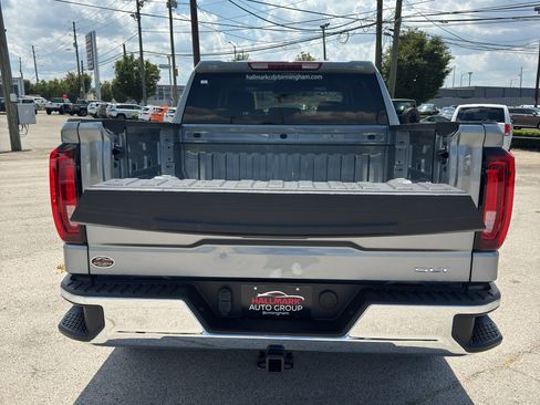 Used 2025 GMC Sierra 1500 SLT RWD image 9